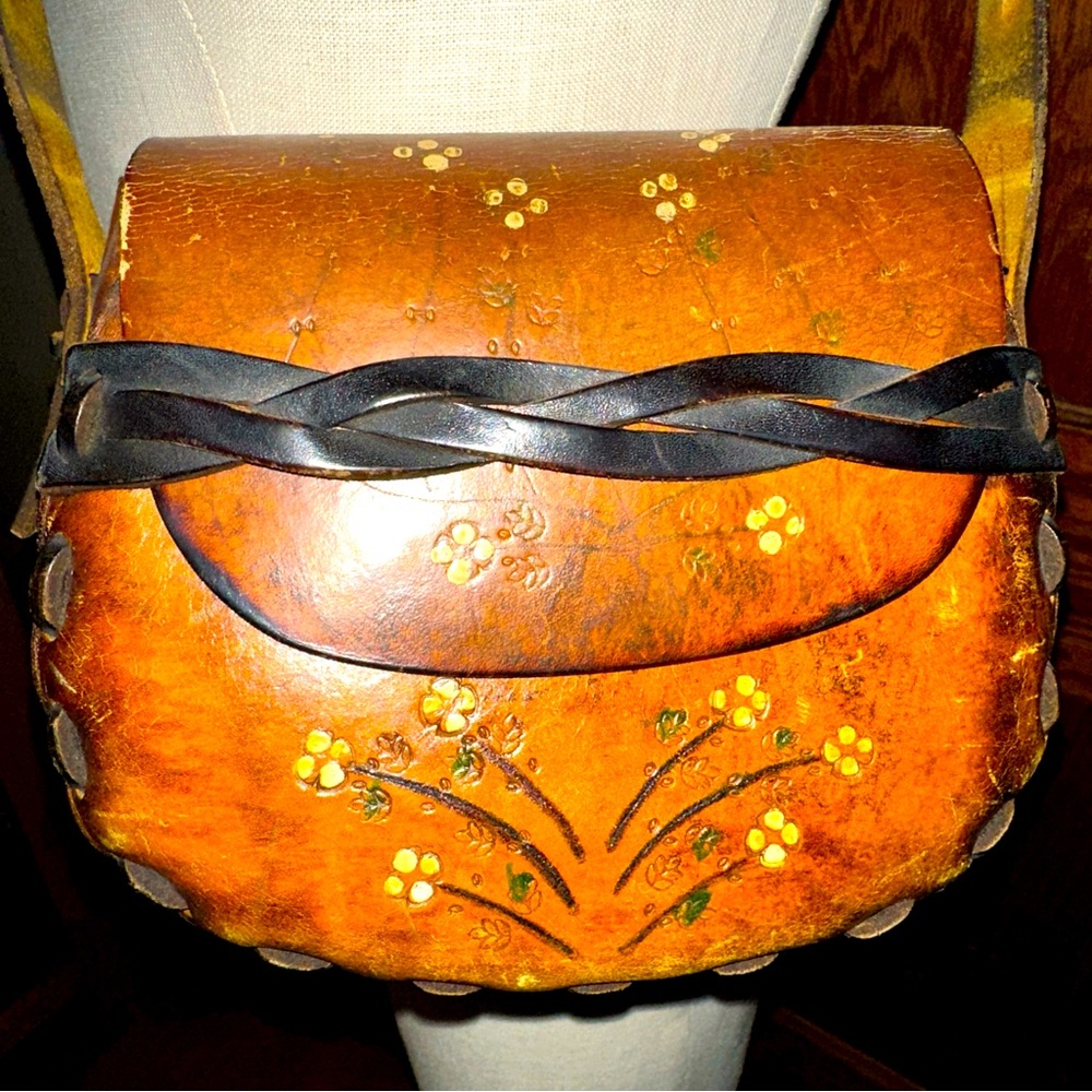 Vintage Tooled Leather Shoulder Saddle Bag/Purse Handcrafted Boho Hippie 1970’s